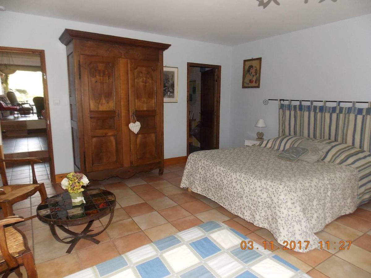 Bed and Breakfast A La Mare Du Vieux Chene Bellegarde-Poussieu Экстерьер фото